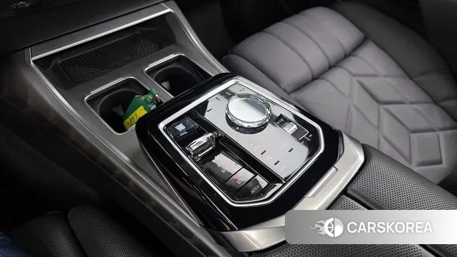 BMW 7 Series (G70) id 3026838 из Кореи 19