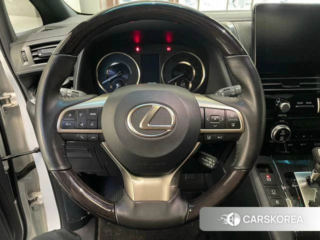 Lexus LM id 4279406 из Китая 23