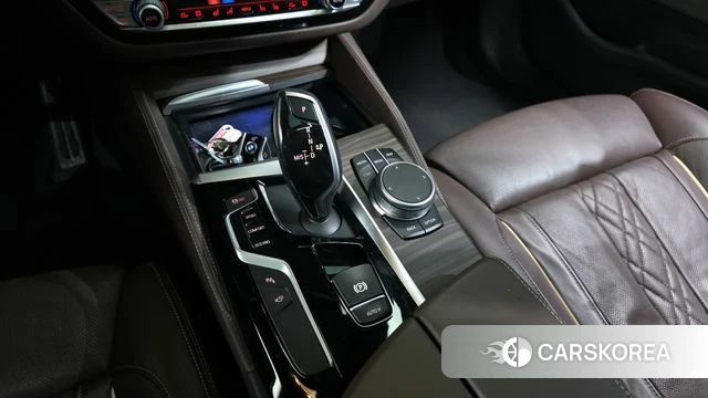 BMW 5 Series (G30) id 3872866 из Кореи 19