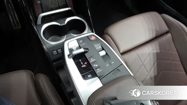 BMW iX1 (U11) id 3341659 из Кореи 19