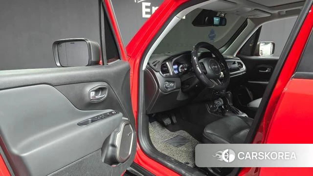 Jeep Renegade id 4244549 из Кореи 31