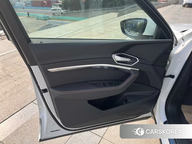 Audi e-tron id 4211772 из Китая 19