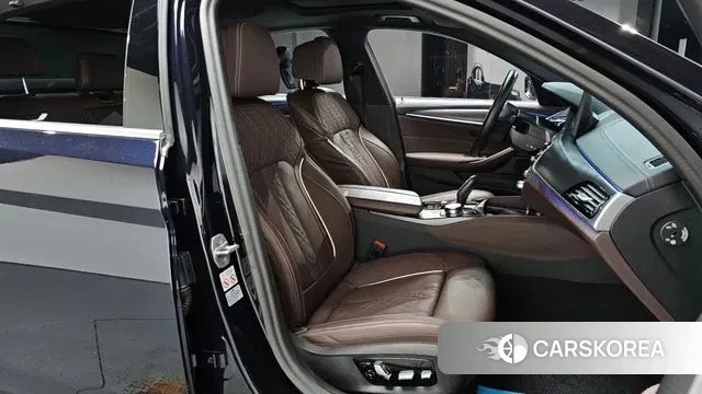 BMW 5 Series (G30) id 3016325 из Кореи 19