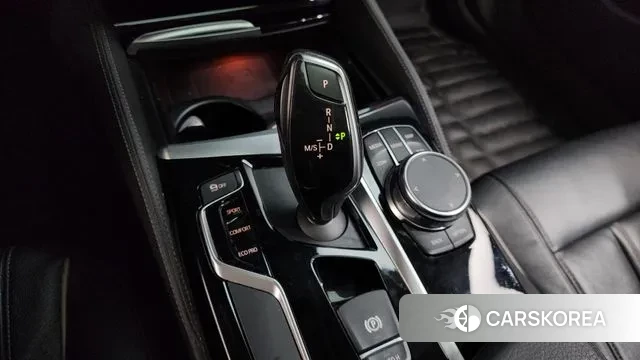 BMW 5 Series (G30) id 3499893 из Кореи 19