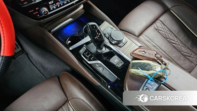 BMW 5 Series (G30) id 3829326 из Кореи 19