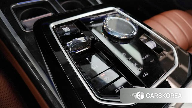 BMW 7 Series (G70) id 3805793 из Кореи 19