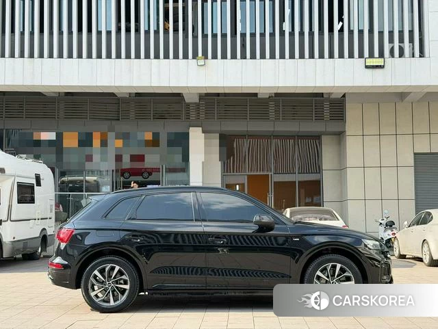 Audi Q5L id 4306945 из Китая 9