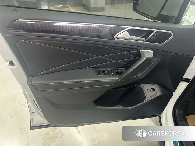Volkswagen Tiguan L id 4241155 из Китая 15