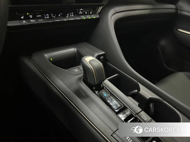 Toyota Crown Crossover id 4757891 из Кореи 18