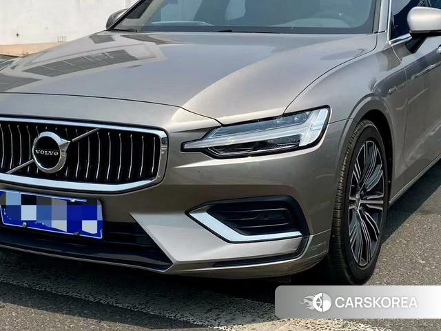 Volvo S60 id 3890142 из Китая 9