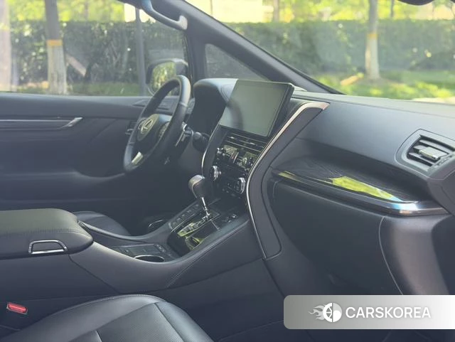 Lexus LM id 4276194 из Китая 14