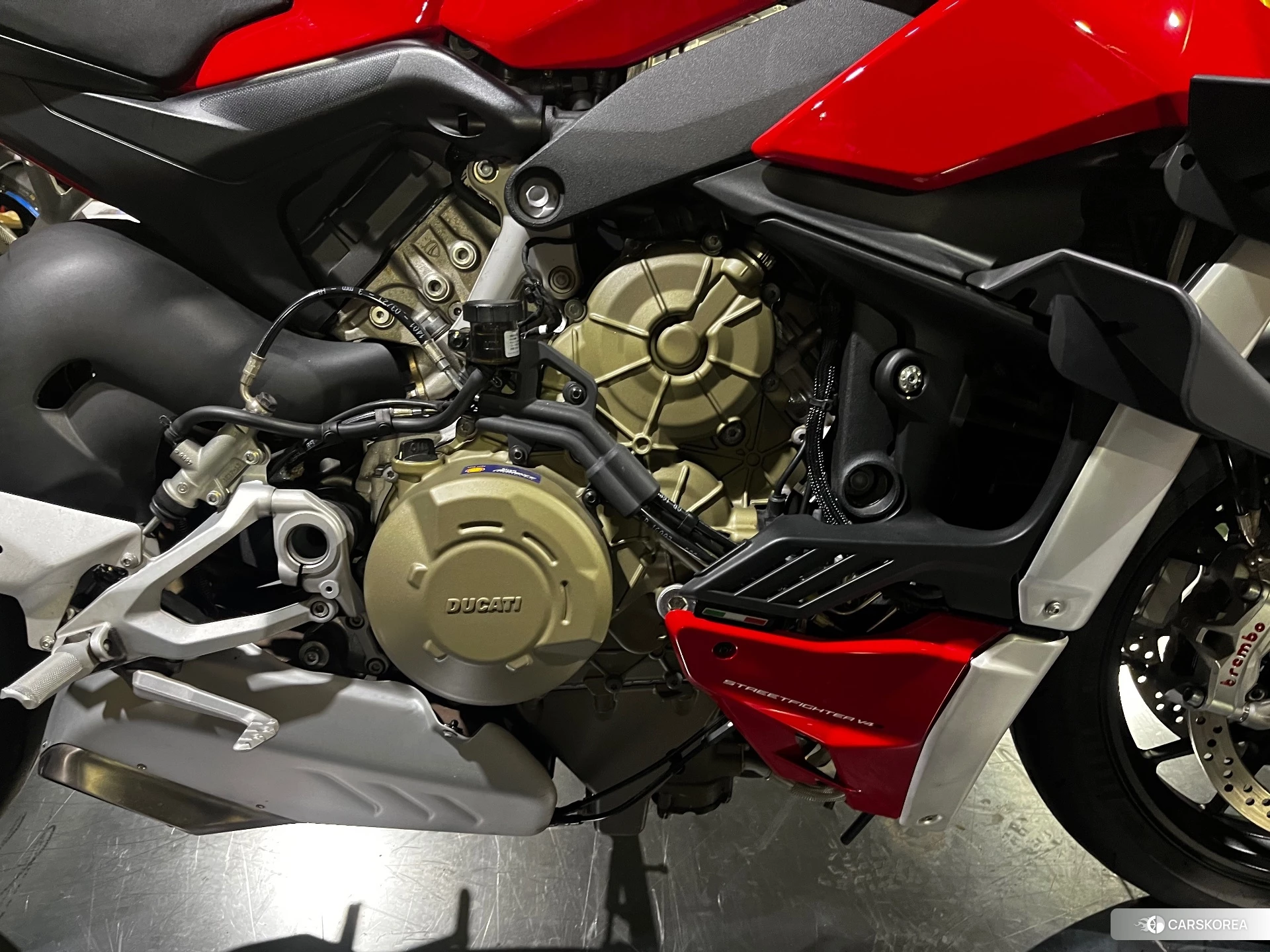 Ducati STREETFIGHTER V4 S id 3951938 из Японии 10