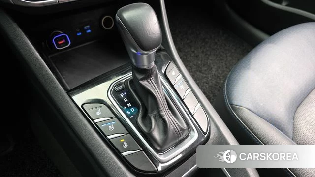 Hyundai Ionic Hybrid id 4521060 из Кореи 30
