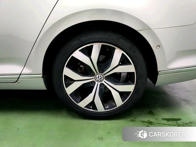 Volkswagen Magotan id 4238077 из Китая 19