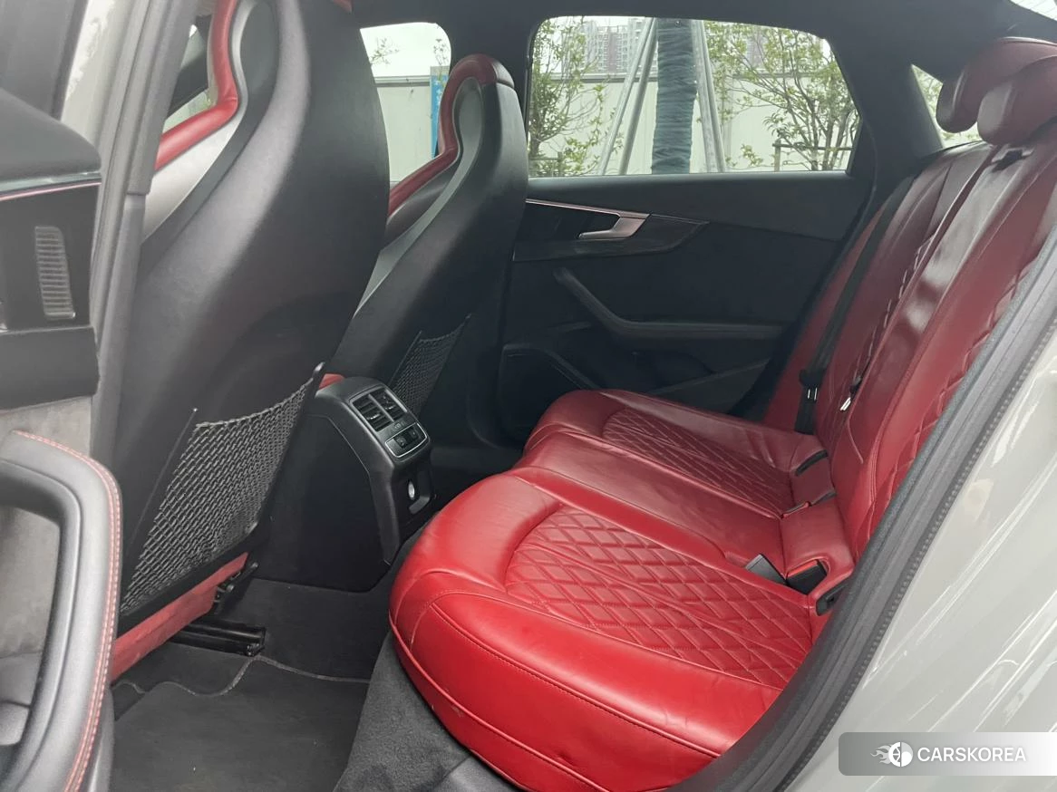 Audi S4 id 4473805 из Китая 9