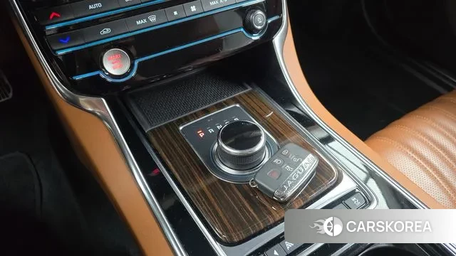 Jaguar XF (X260) id 3090615 из Кореи 19