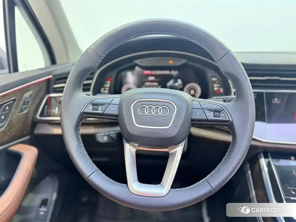 Audi Q7 id 4606978 из Китая 19