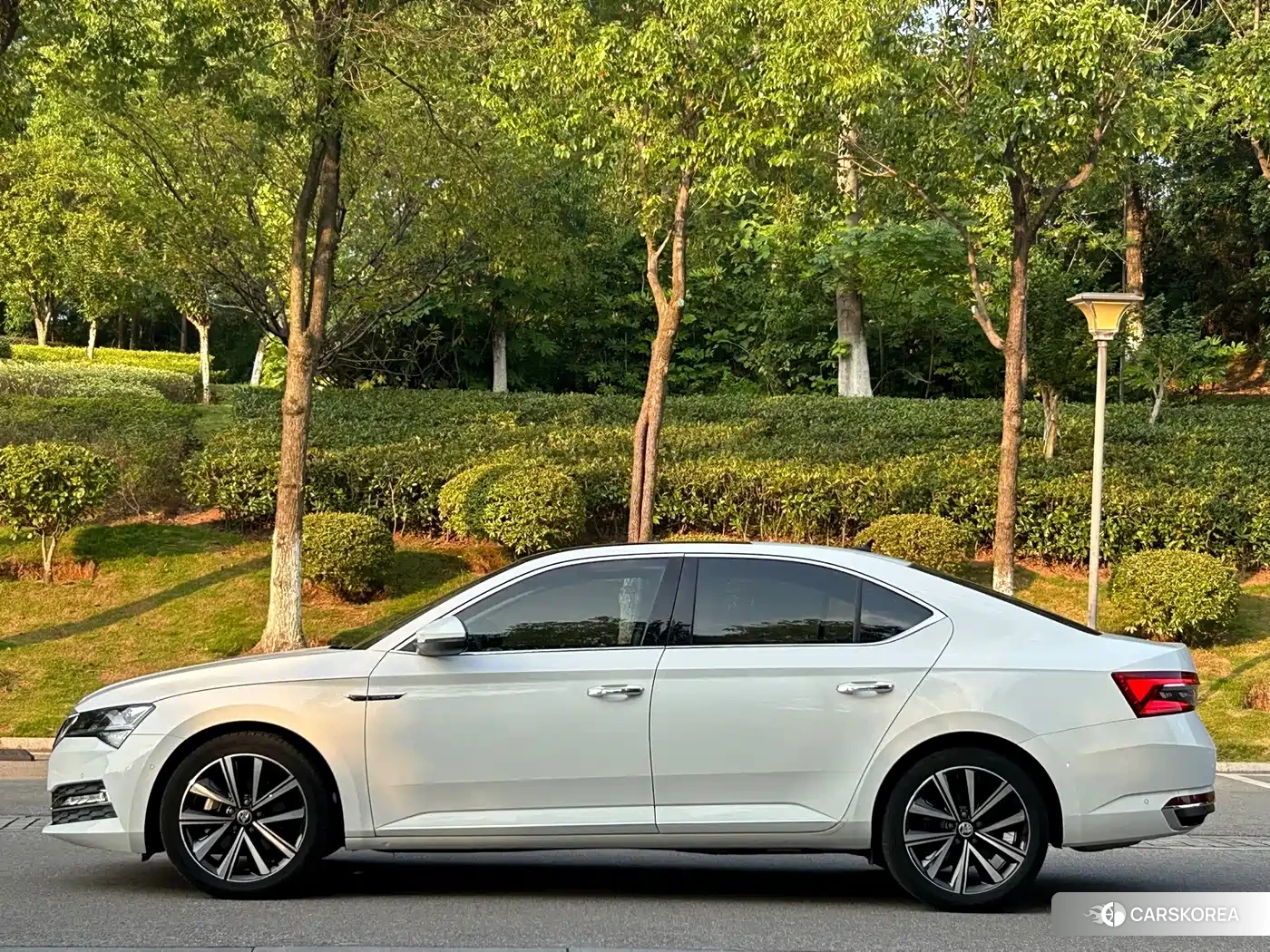 Skoda Superb id 4681186 из Китая 25