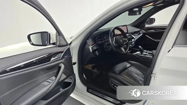 BMW 5 Series (G30) id 3577920 из Кореи 19