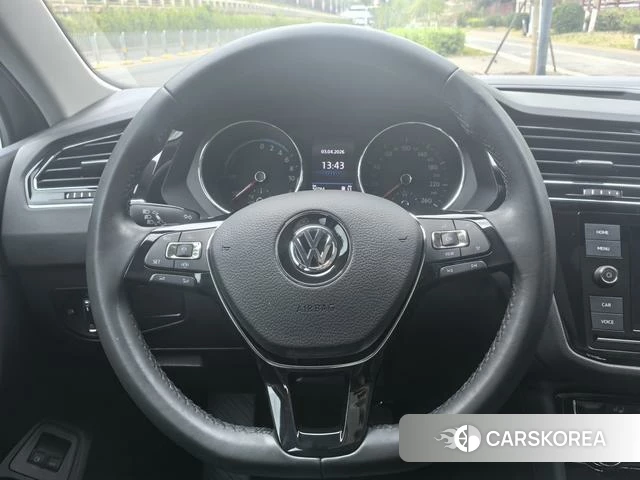 Volkswagen Tiguan L PHEV id 4213021 из Китая 21