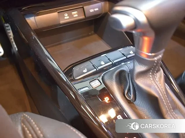 Kia Stonic id 3399263 из Кореи 19