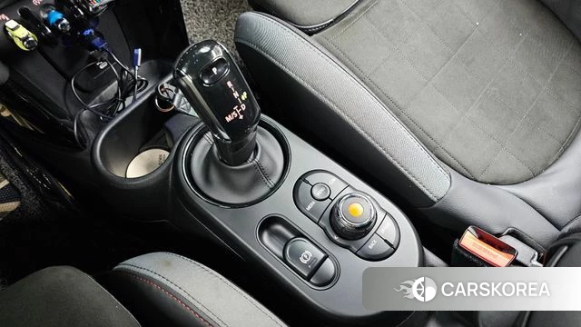 Mini Cooper S id 4231654 из Кореи 32