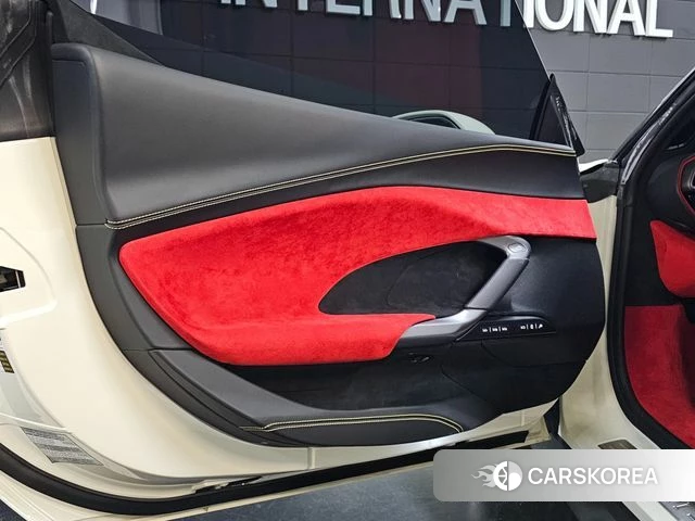 Ferrari 296 GTB id 3940490 из Кореи 19