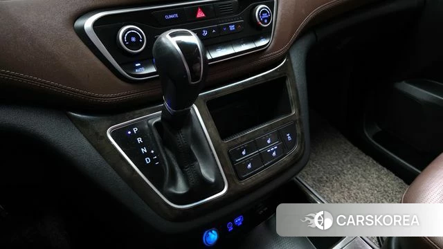 Hyundai The New Grand Starex id 3965659 из Кореи 19