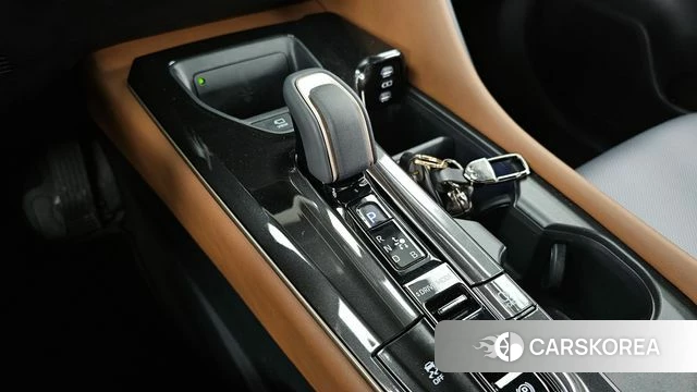 Toyota Crown Crossover id 3939756 из Кореи 19