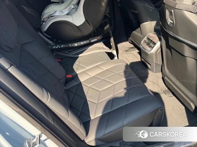 BMW 7 Series (G70) id 4941284 из Кореи 11