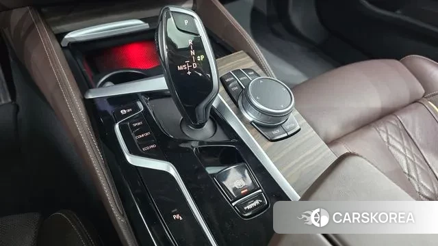 BMW 5 Series (G30) id 3428408 из Кореи 19