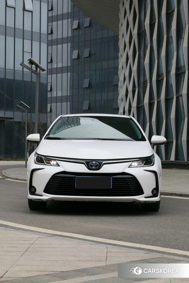 Toyota Corolla dual engine E+ id 4261825 из Китая 9