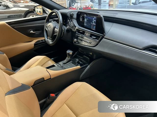Lexus ES id 4262152 из Китая 17