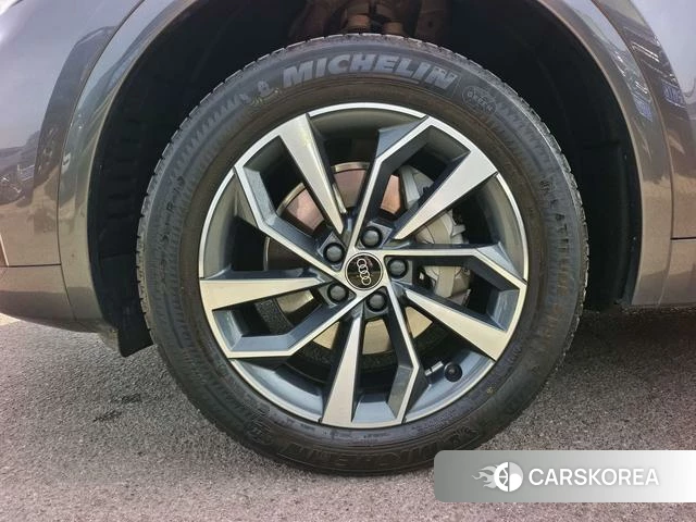 Audi Q5L id 4313736 из Китая 18