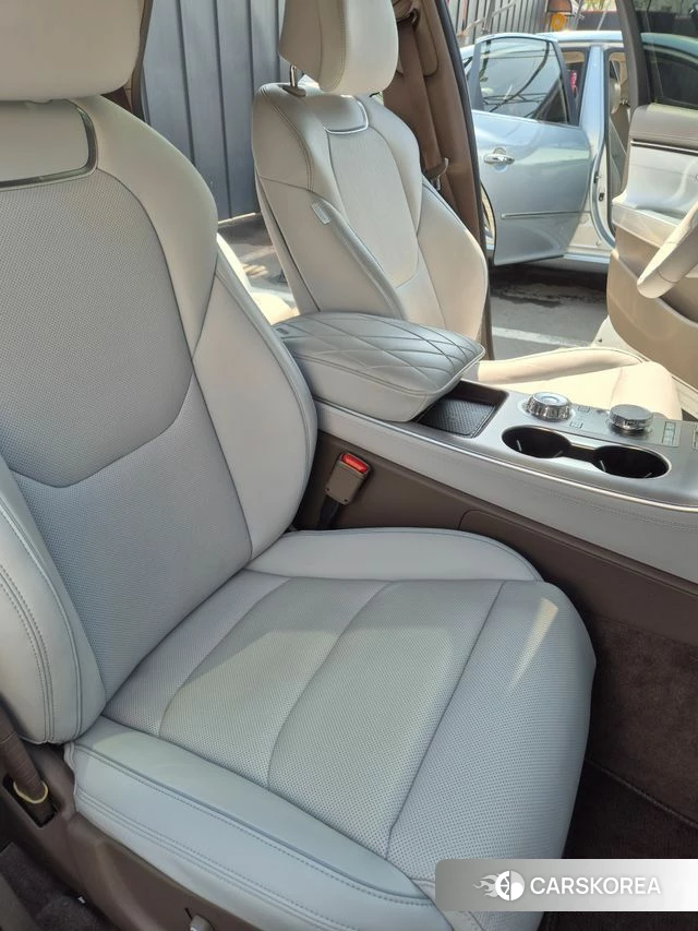 Genesis GV70 id 3825830 из Кореи 11