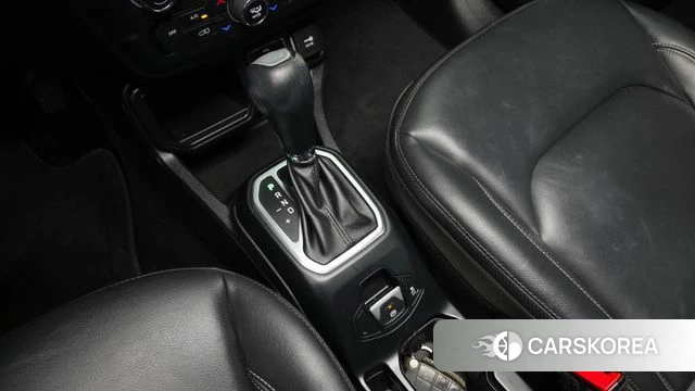 Jeep Renegade id 4605320 из Кореи 31