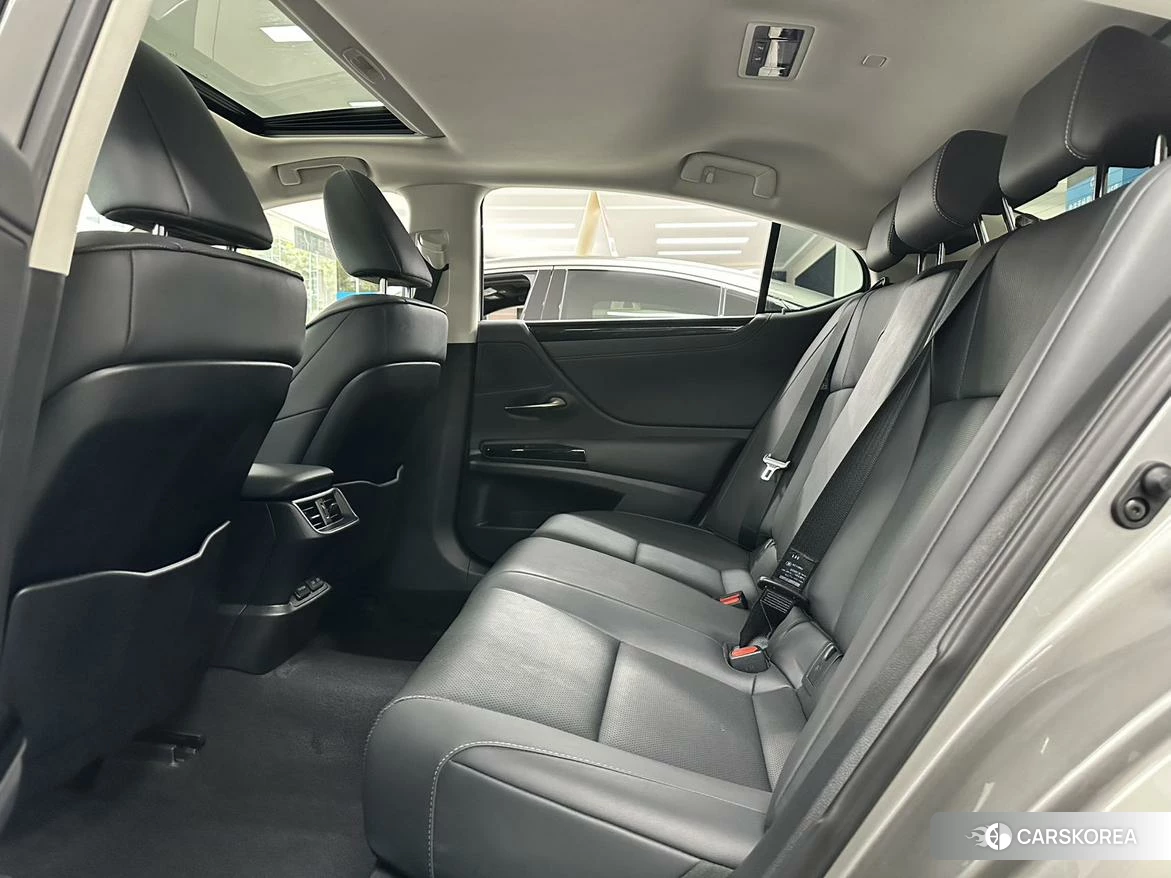 Lexus ES id 4499064 из Китая 19