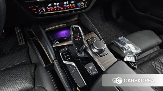 BMW 5 Series (G30) id 3000580 из Кореи 19