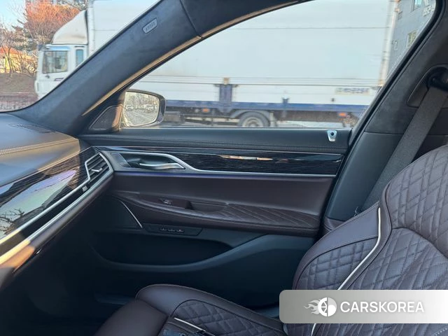 BMW 7 Series (G11) id 4283559 из Кореи 9