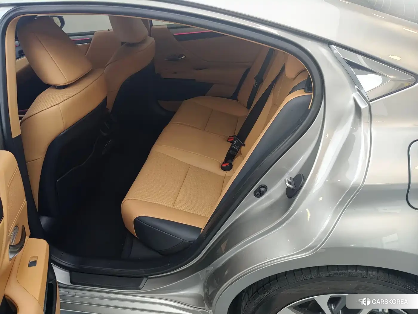 Lexus ES id 4654972 из Китая 17