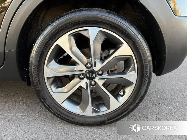 Kia Stonic id 3297764 из Кореи 19