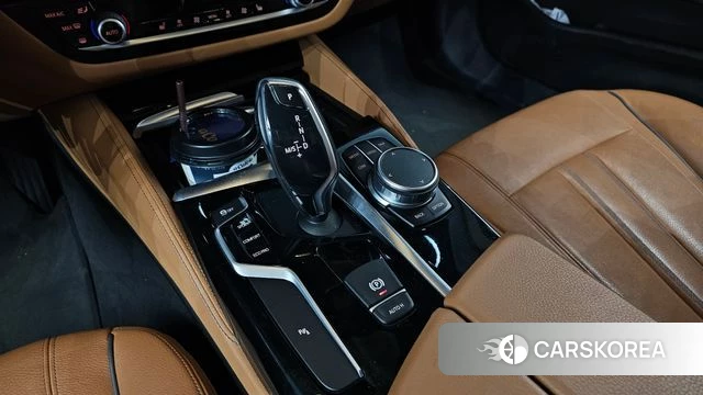 BMW 5 Series (G30) id 3899781 из Кореи 19