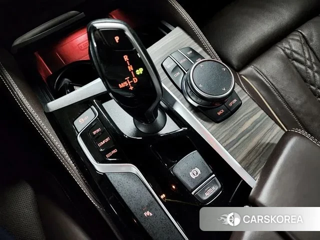 BMW 5 Series (G30) id 3197877 из Кореи 19