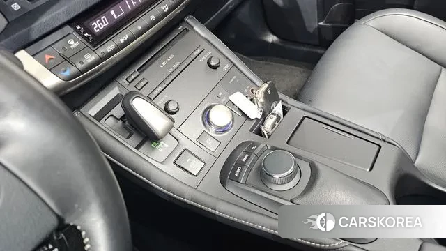 Lexus CT200h id 3449857 из Кореи 19