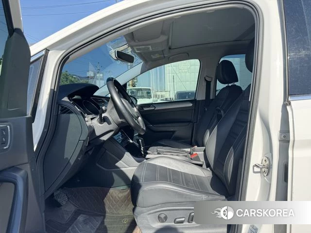 Volkswagen Touran L id 4272818 из Китая 22