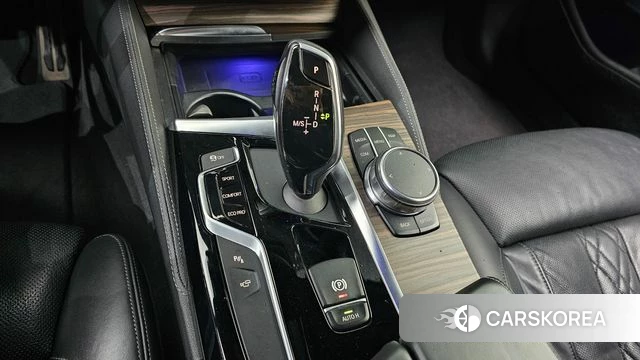 BMW 5 Series (G30) id 3917546 из Кореи 19