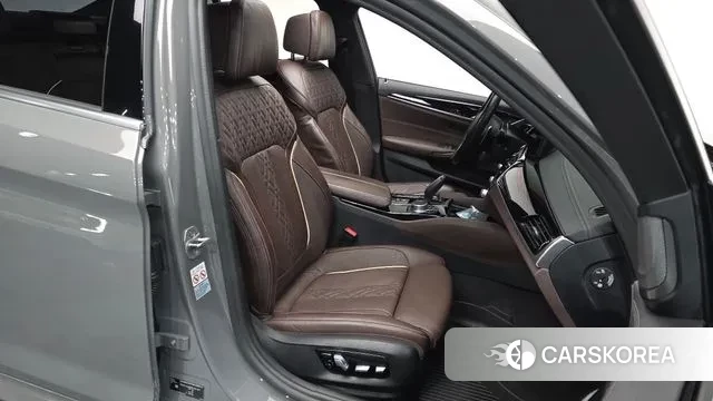 BMW 5 Series (G30) id 3601102 из Кореи 19