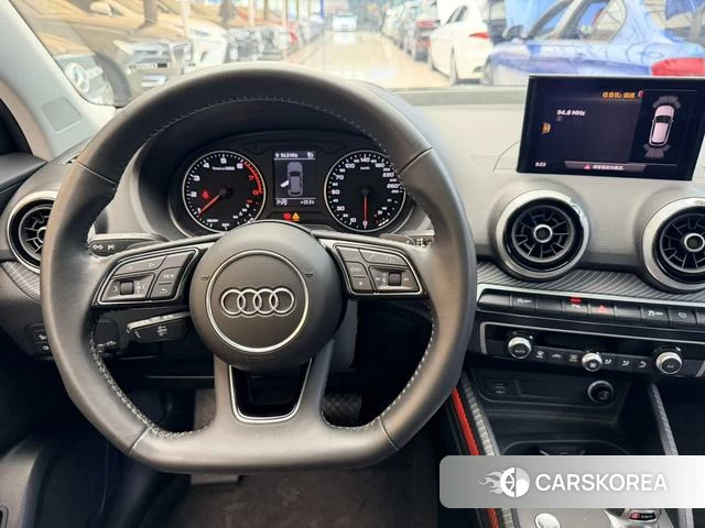 Audi Q2L id 4278675 из Китая 16