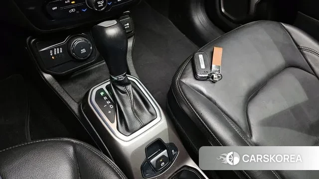 Jeep Renegade id 3302495 из Кореи 19