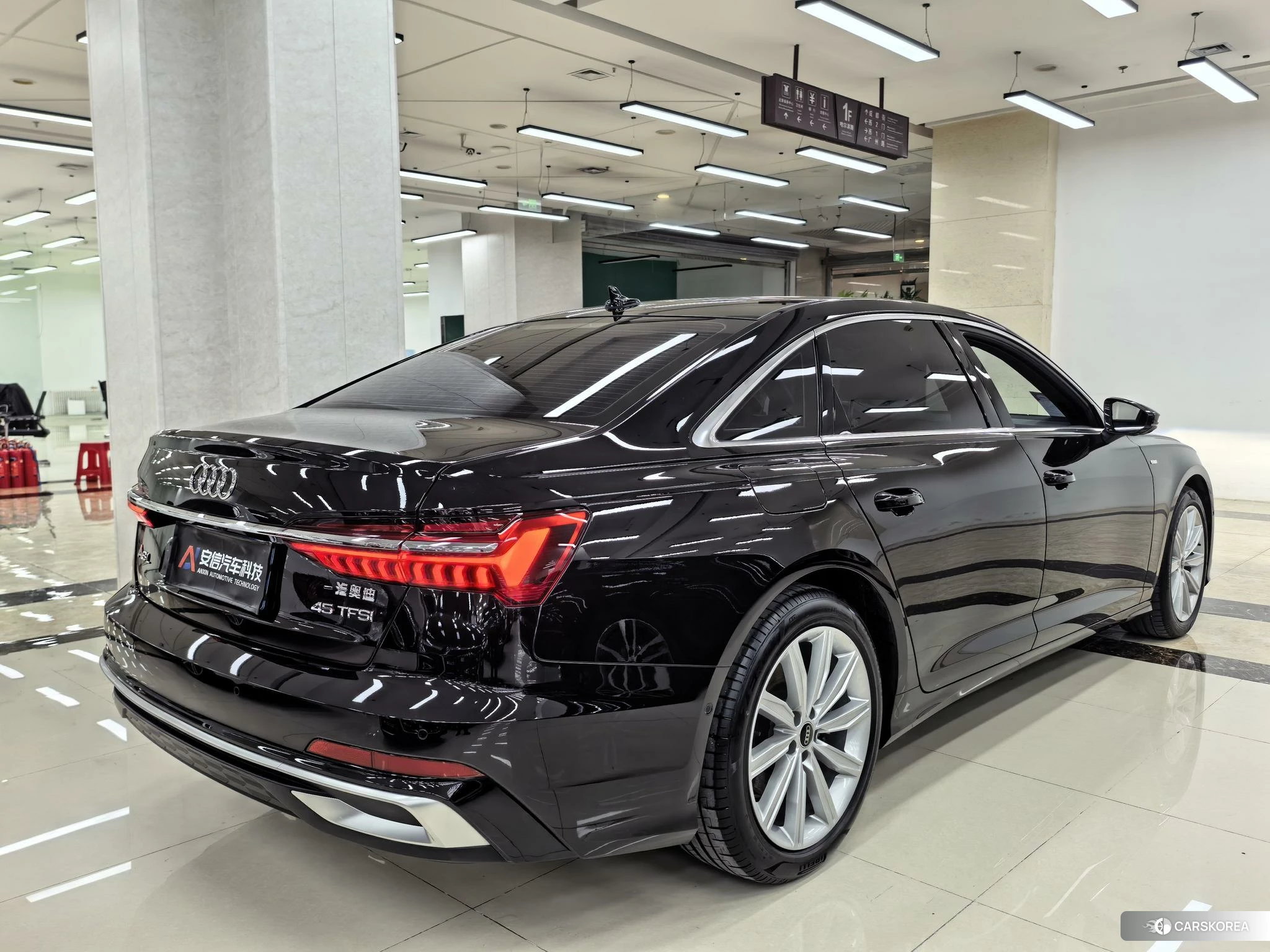 Audi A6L id 4513464 из Китая 9